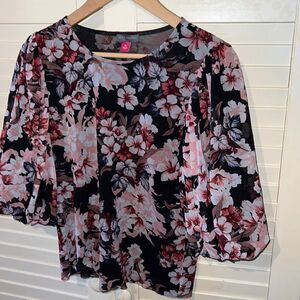 Vince Camuto flowered black blouse with balloon sleeves